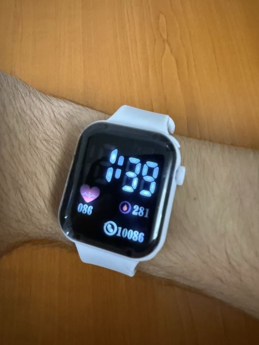 Ceas Digital LED Stil Smartwatch (Diverse Culori) – Nou!