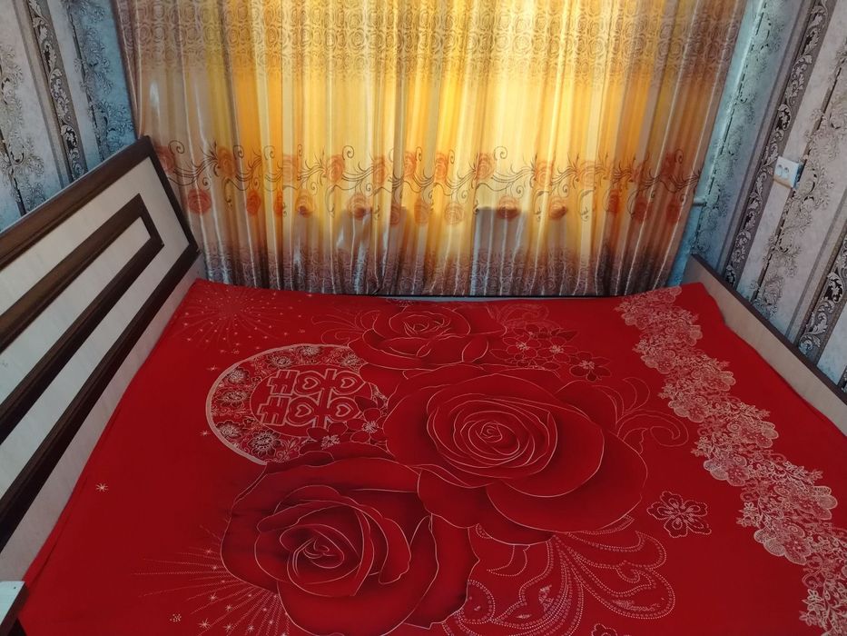 Кровать спальная