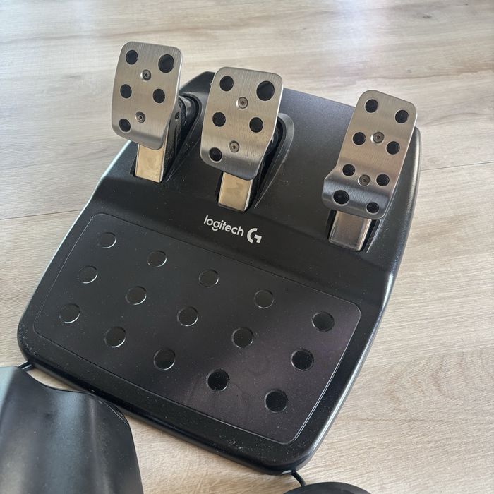 Logitech G920 + pedale + schimbator viteze — Xbox si PC