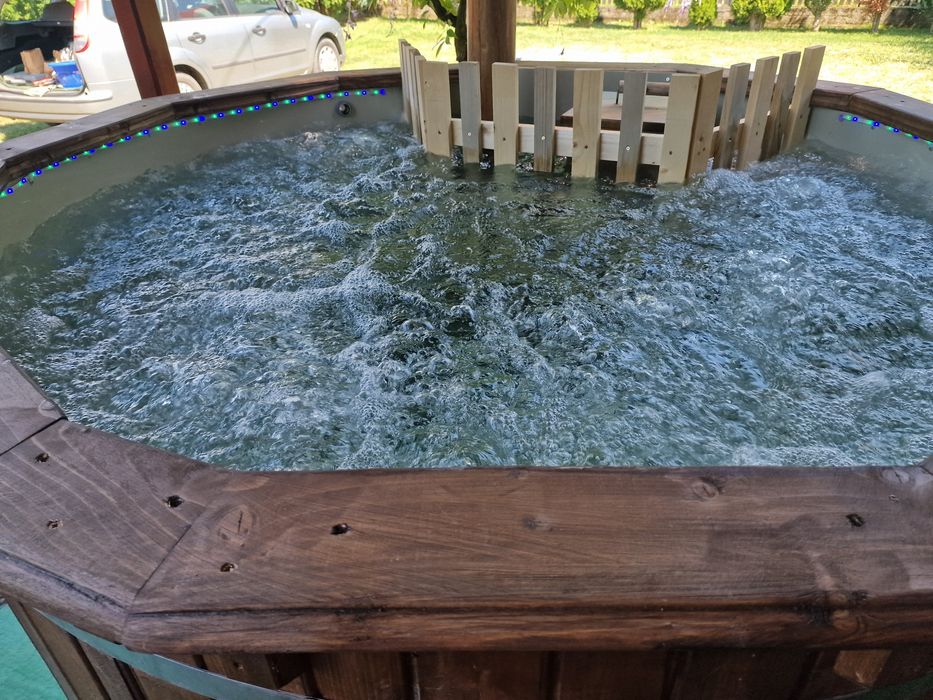 Cabane de inchiriat cu ciubăr Galaoaia (Borzia)