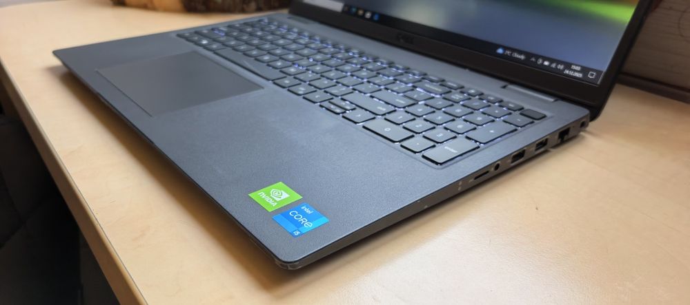 Laptop Dell Latitude 3520_i5 1135G7_16GB DDR4_NVidia 2GB MX350_512 SSD