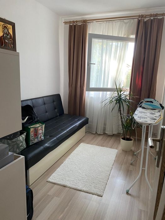 Închiriez apart. 3 camere Decebal Oradea