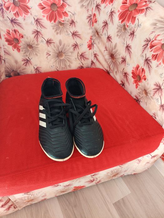 Adidași fotbal Adidas Predator