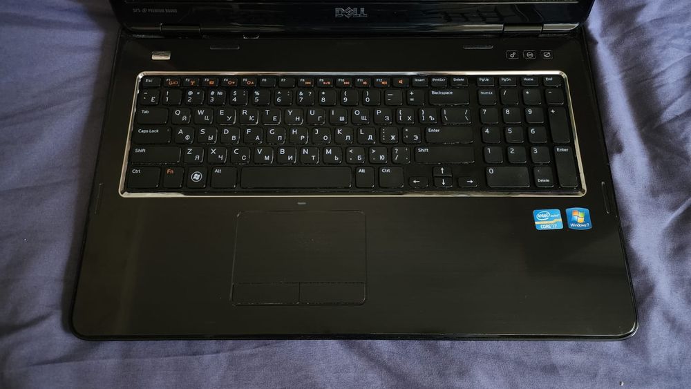 Отличный Ноутбук "DELL"