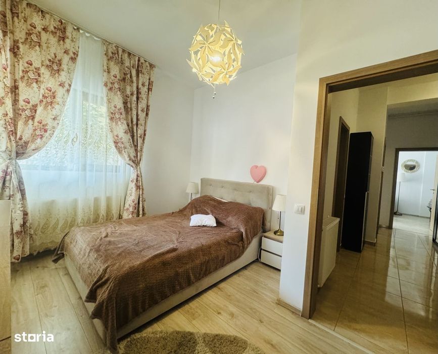 Vand apartament cu curte, metrou Dimitrie Leonida