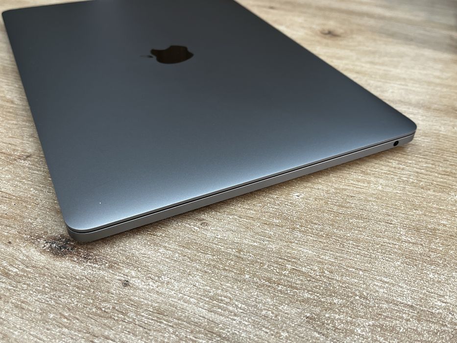 Macbook Pro 13” M2 256GB 88% Бат.
