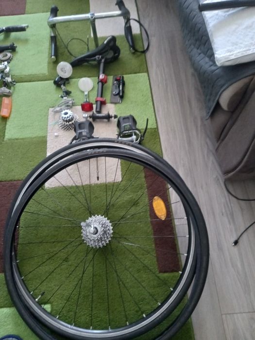 Elemente, biciclete și trotinete