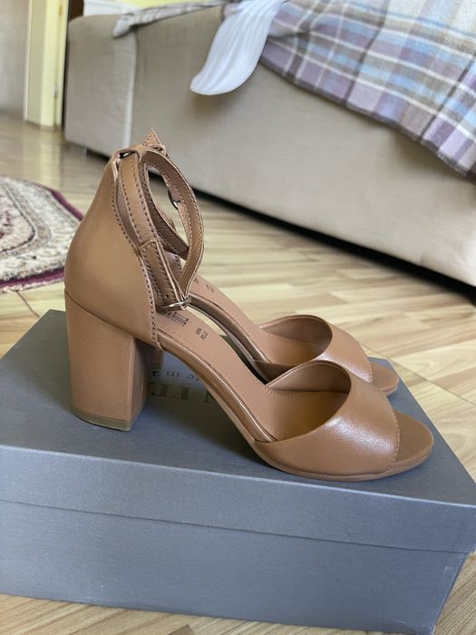 Sandale din piele marime 37