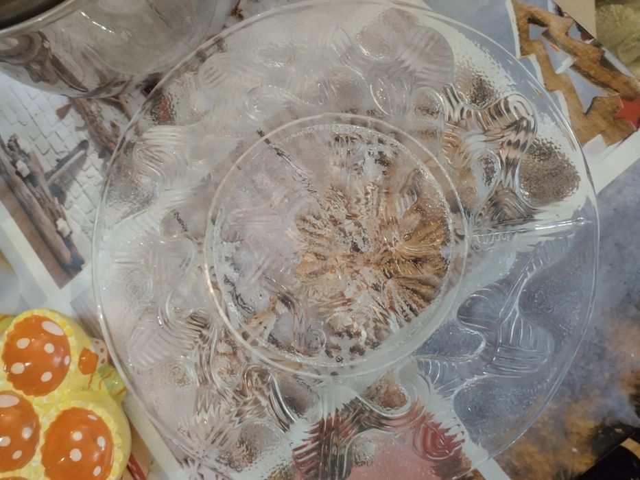 Голямо разнообразие от старинни колекции ,сервизи и други на символичн