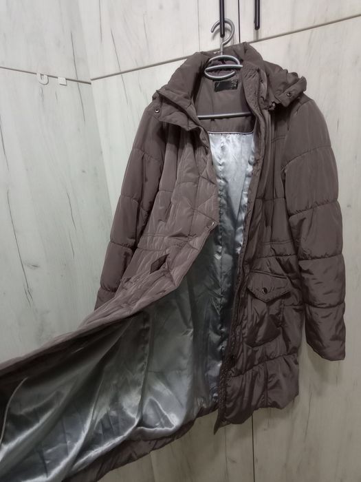 Продавам Зимно яке парка