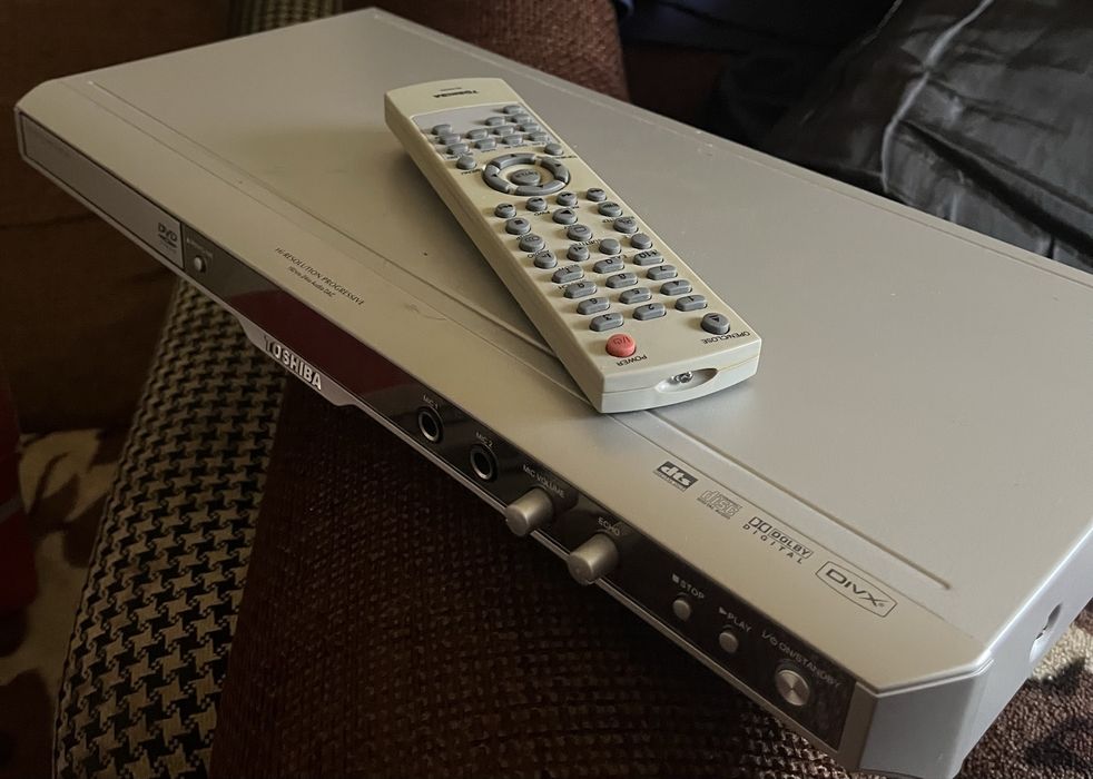 Video cu dvd player Toshiba