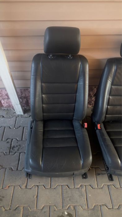 Продам сиденья touareg