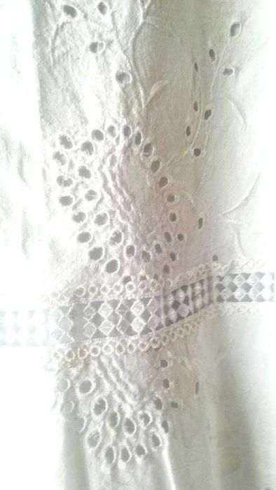 Fusta alba de in cu broderie si dantela , 46