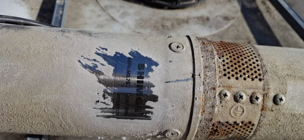 Глубинный насос ёмкость