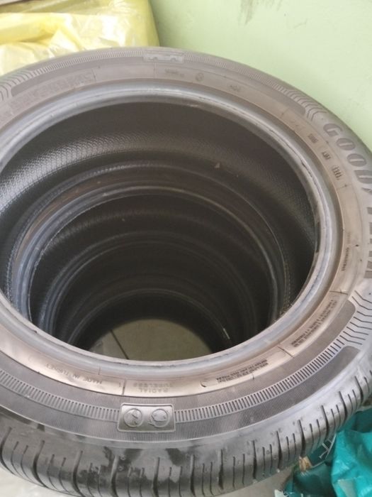 Vând cauciucuri vară 205 r15 55 Renault, 3 buc Goodyear ,1 buc Massimo