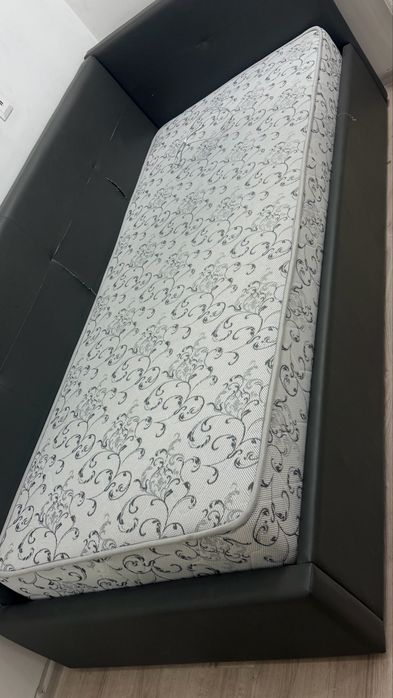 Продвм б/у диван/кушетку