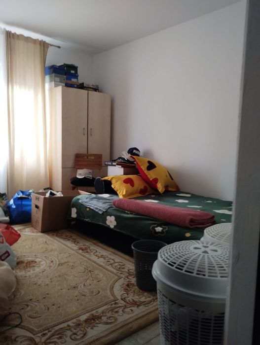 Vând apartament în Dragomirești Deal