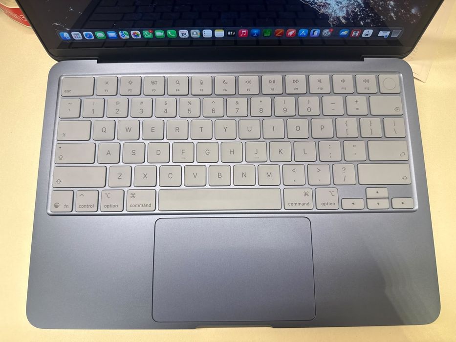 Продам makbook neo на 512гб