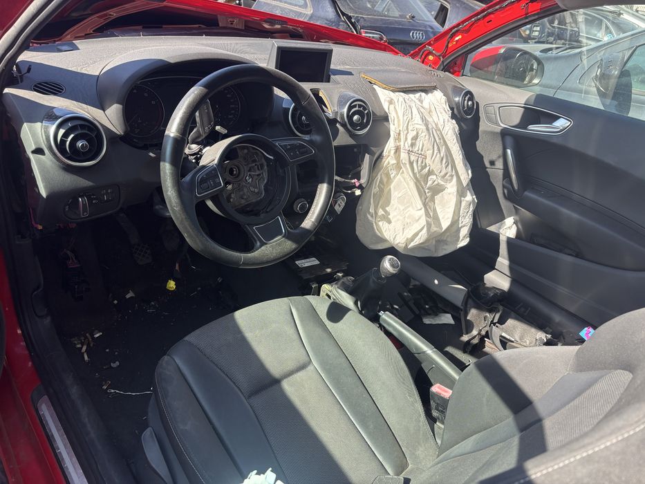 Oglinda haion Usi Audi A1