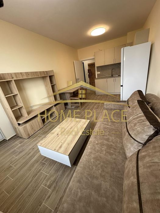 Дава се под наем Двустаен апартамент в Варна, Левски - 75 кв.м за 561 € - Снимка #1