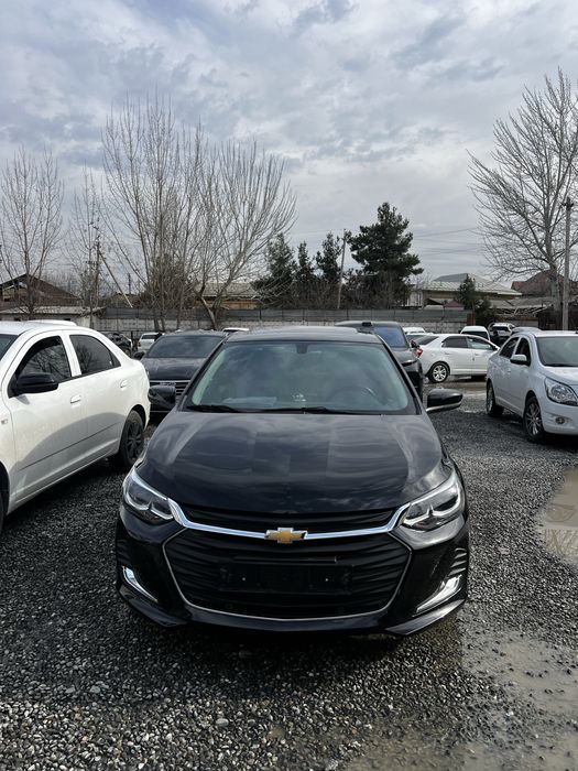 Оникс премьер 6+ сотилади! 13000$