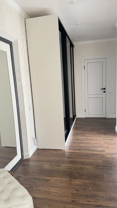 ПРОДАЕТСЯ 2х КОМНАТНАЯ  в районе (10 МКР)!