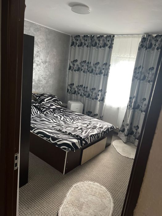 Vand apartament 3 camere
