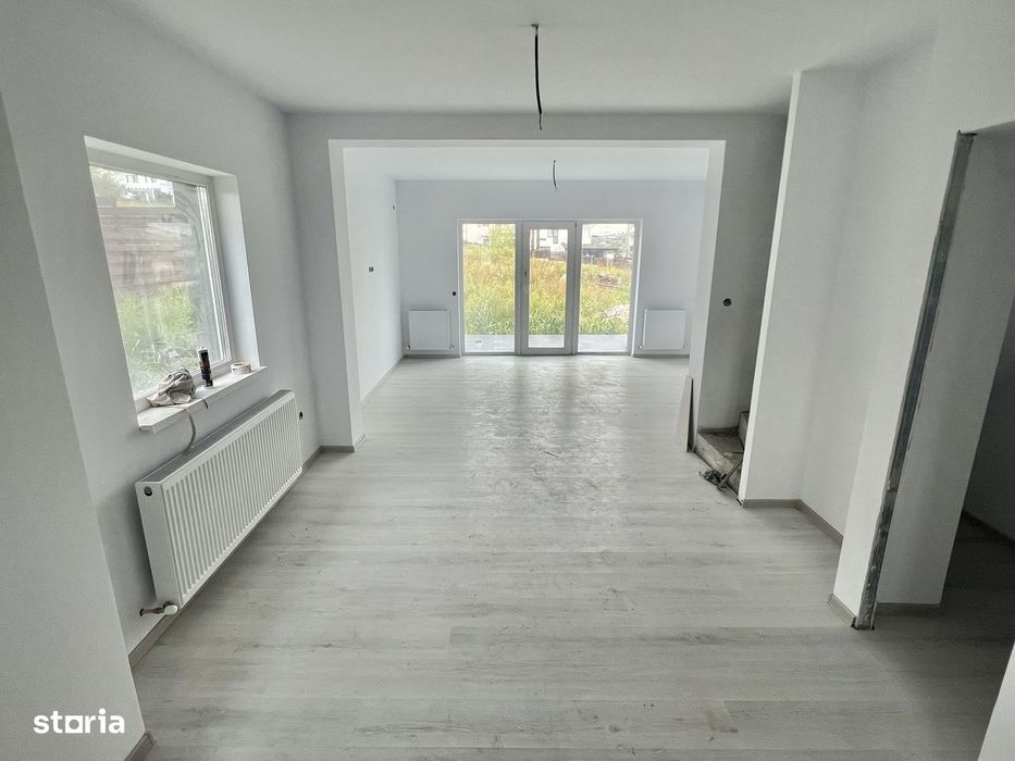 RATE LA DEZVOLTATOR! CANALIZARE! Asfalt! Vila 3 camere - Rediu