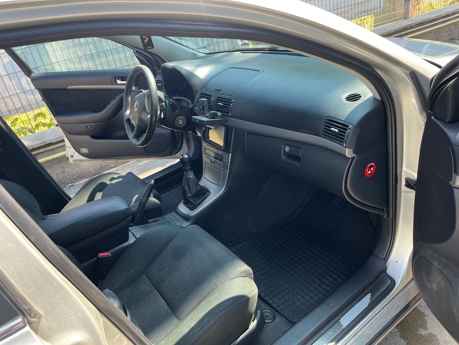 Toyota avensis 2.2 d-cat