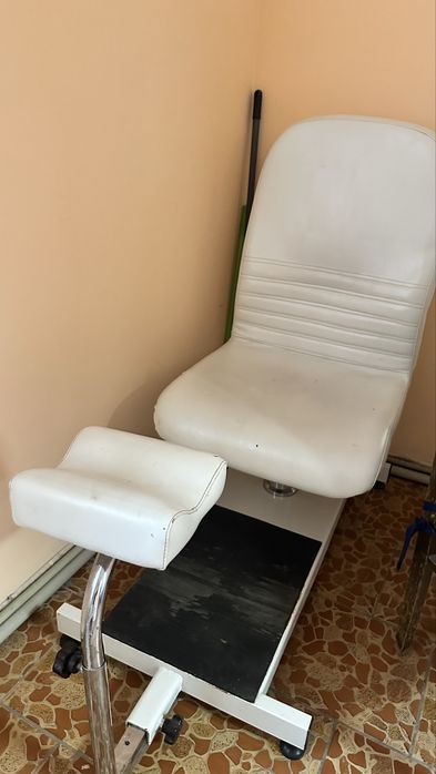 Педикюрное кресло продается