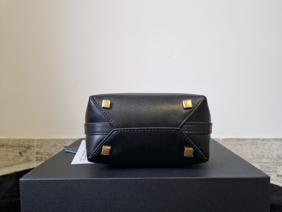 YSL Saint Laurent Le 37 Small Bucket Black