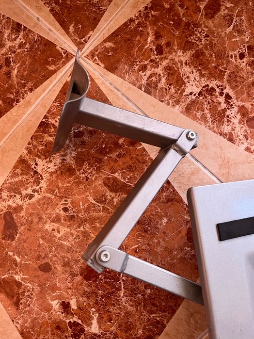 Стойка за телевизор