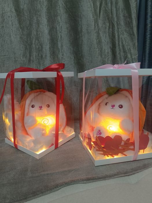 Дышащий кролик на морковке, 30 см 

Мягкий и уютный кролик с эффекто