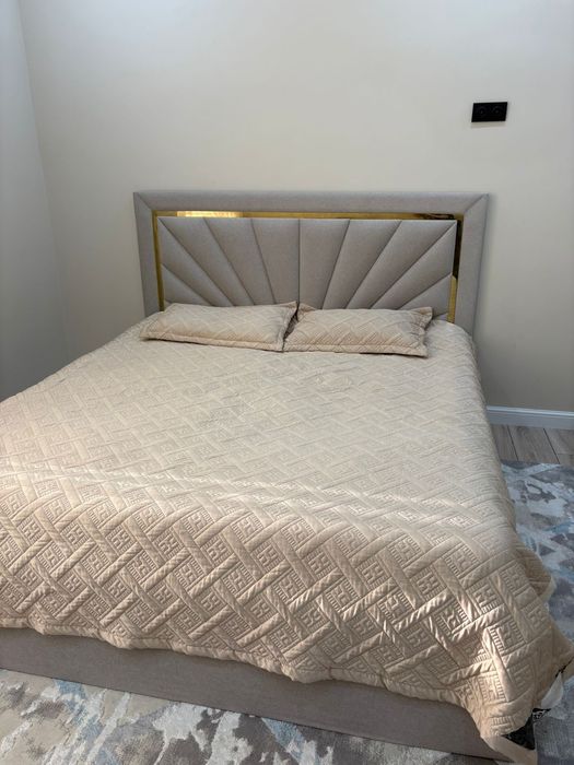 Спальная кровать и матрас