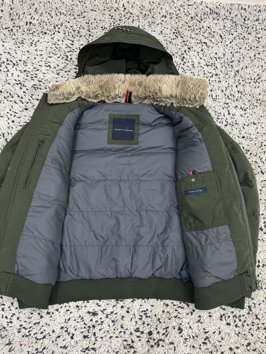 Мъжко зимно,пухено яке TOMMY HILFIGER .Размер L