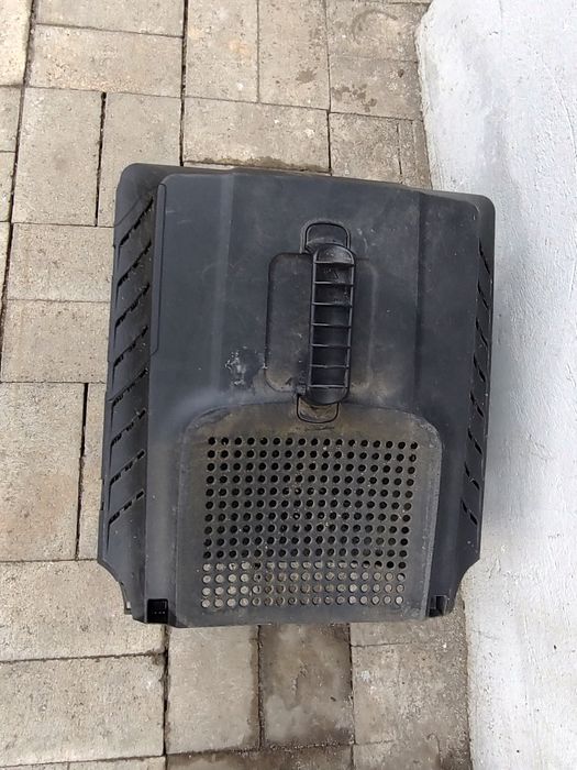 Mașină electrică de tuns gazonul