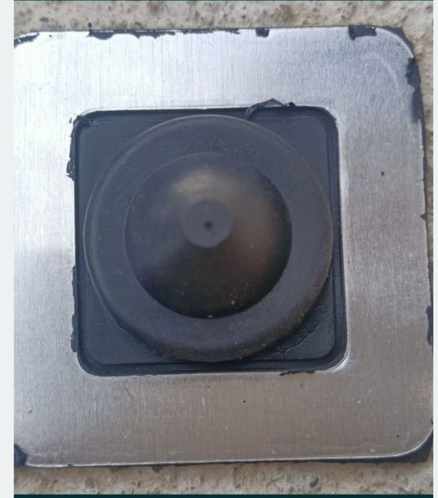 Manson de etansare pentru strapungeri de teava prin acoperis