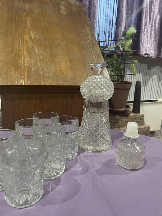 Сервиз / Комплект за уиски - 6 бр.чаши + гарафа/ бутилка