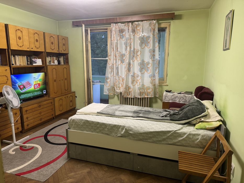 Vand apartament 3 camere
