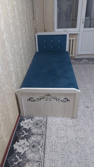 Кроват продаеться