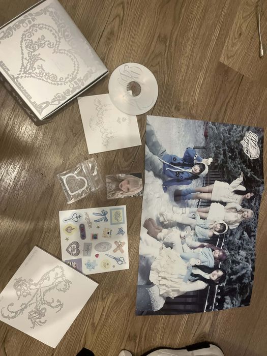 Албум на IVE “ Ive Emepathy”