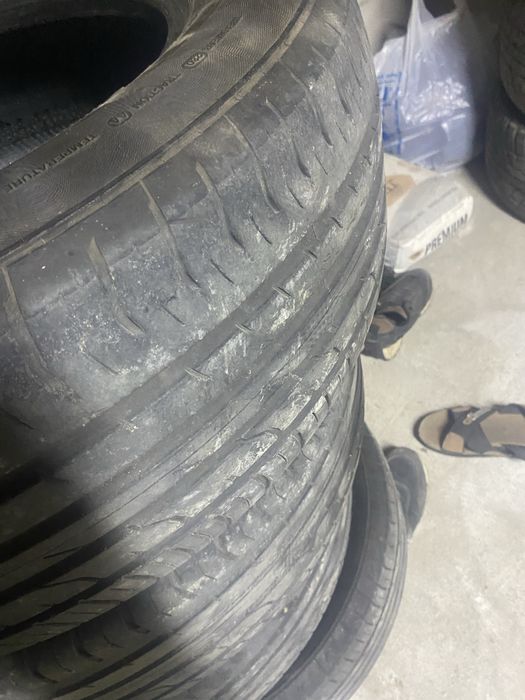 Continental 235/60 R16