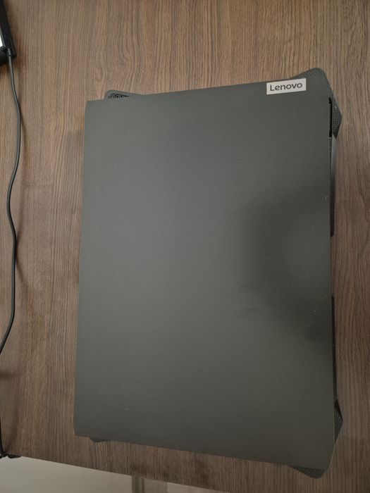 Vând laptop Lenovo IdeaPad Gaming 3