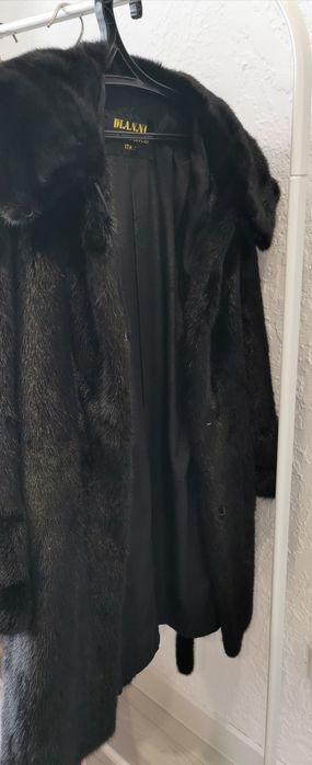 Продам шубу норковую