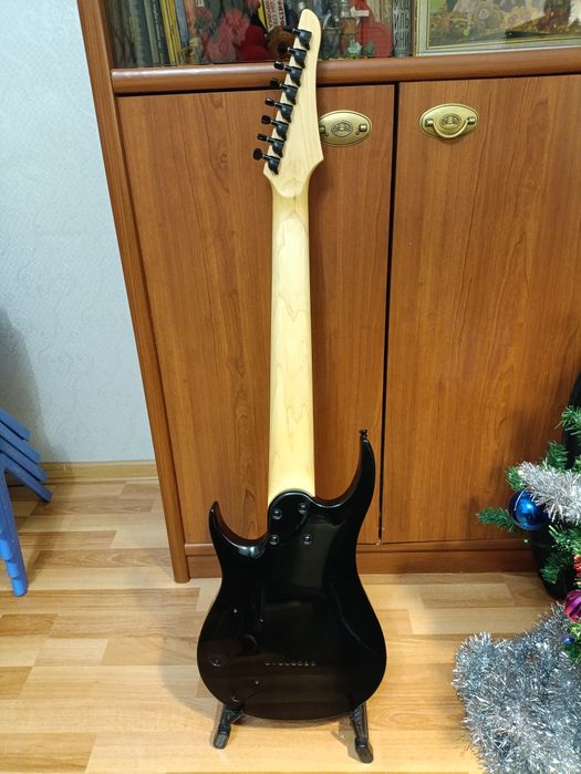 Восьмиструнная электрогитара SubZero