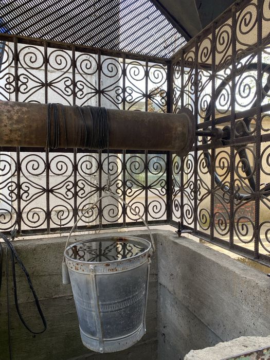 Casulie acoperis  fantana metalica