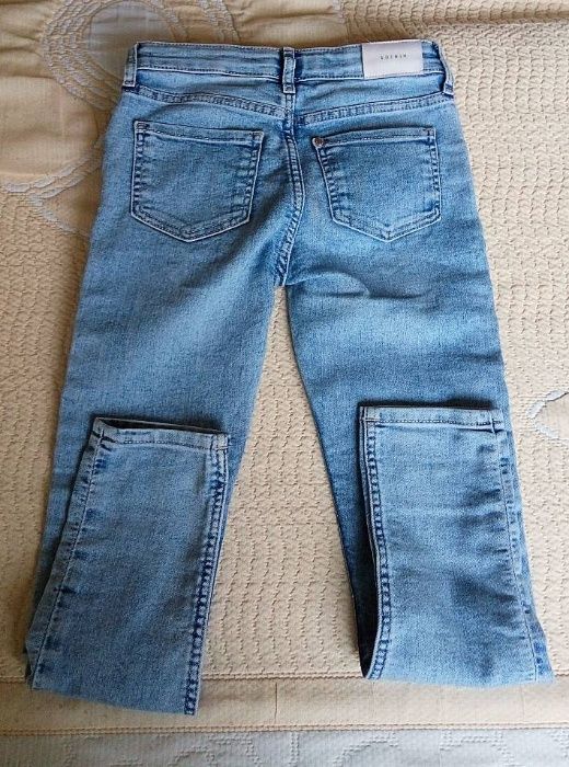Детски дънки Denim с бродерия и дължина 64см за ръст 104см