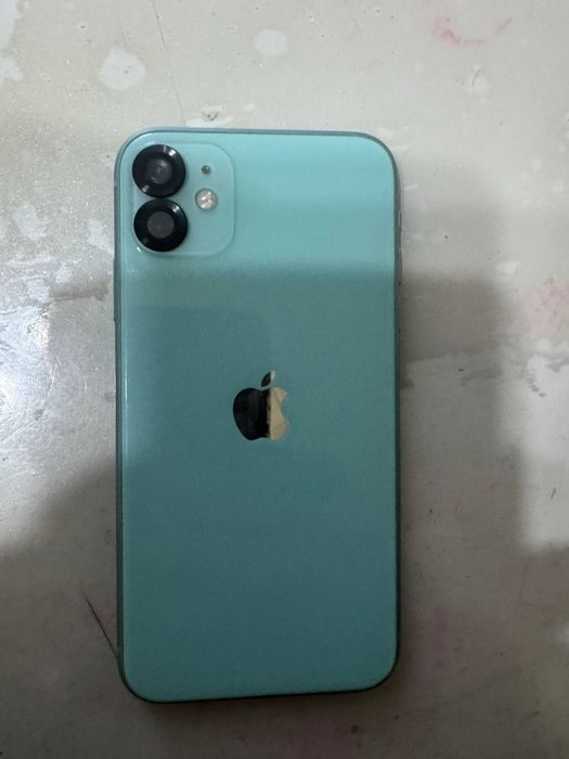 Айфон 11 на 128  продам