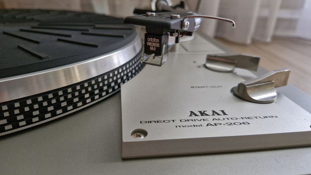 Pick-up LINN Basik, AKAI PA-206