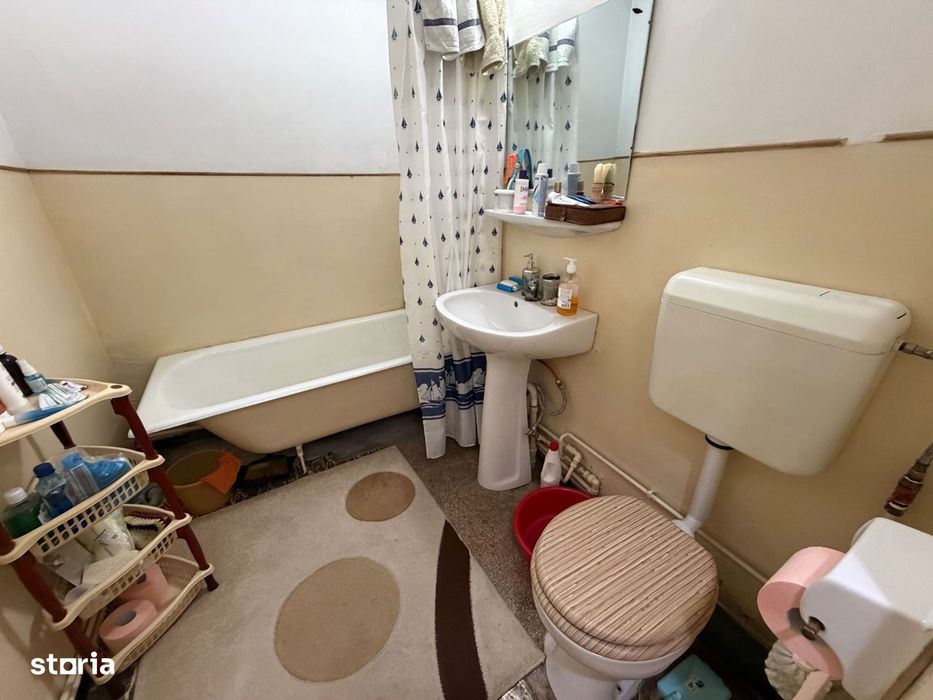 Apartament 2 camere, etaj 1 - zona Cetate